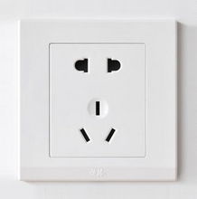 二三極插座與墻壁開關(guān)插座 價(jià)格、型號(hào)規(guī)格及門簾安裝注意事項(xiàng)